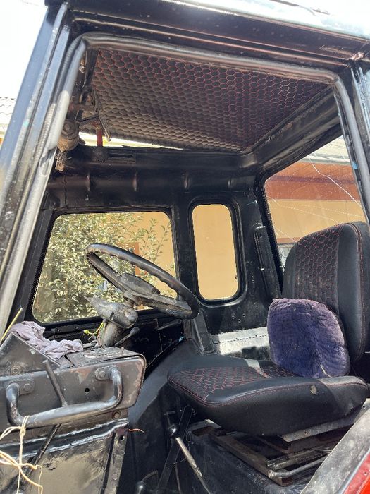 Traktor sotiladi Kopilket bartega ham bor faqat komplekt sotiladi