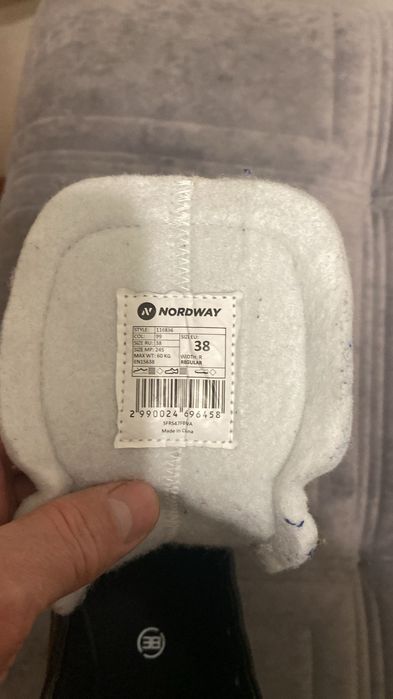 Продаются коньки 38 размер