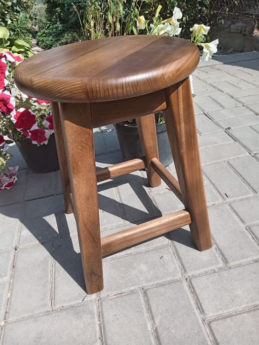 Табуретки деревянные