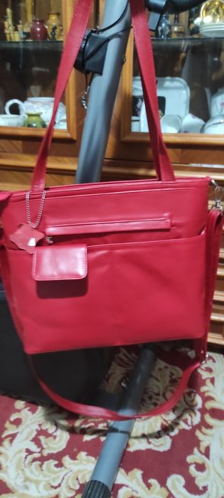 Geanta noua roșie de  piele