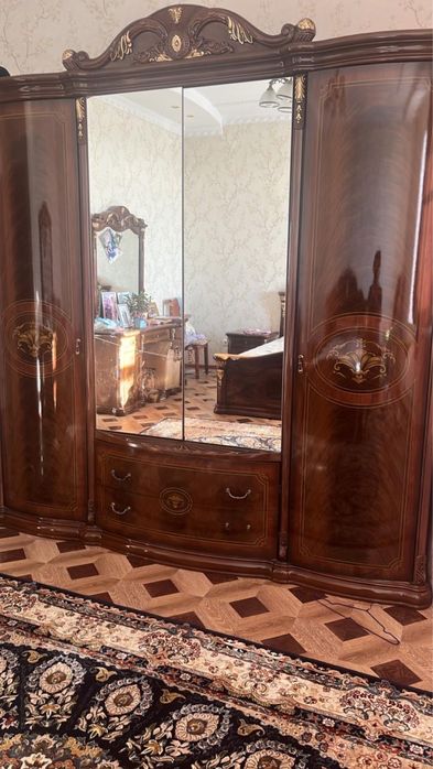 Продам Шкаф и Кровать