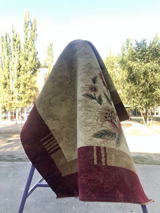 Продам Ковёр 2/5