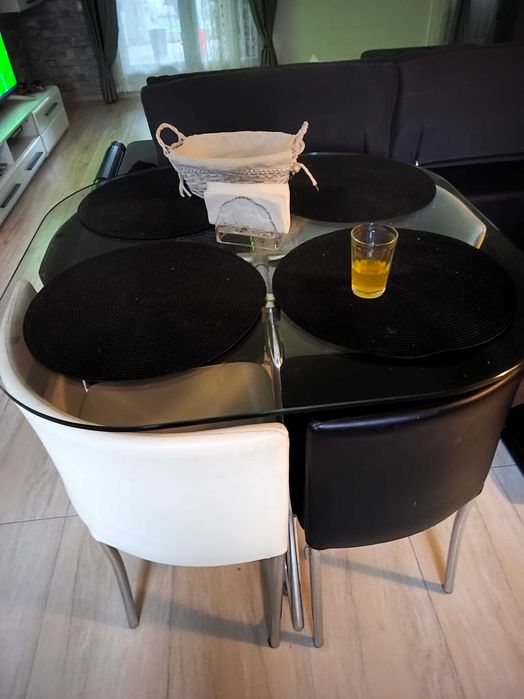 masă de bucătărie + 4 scaune