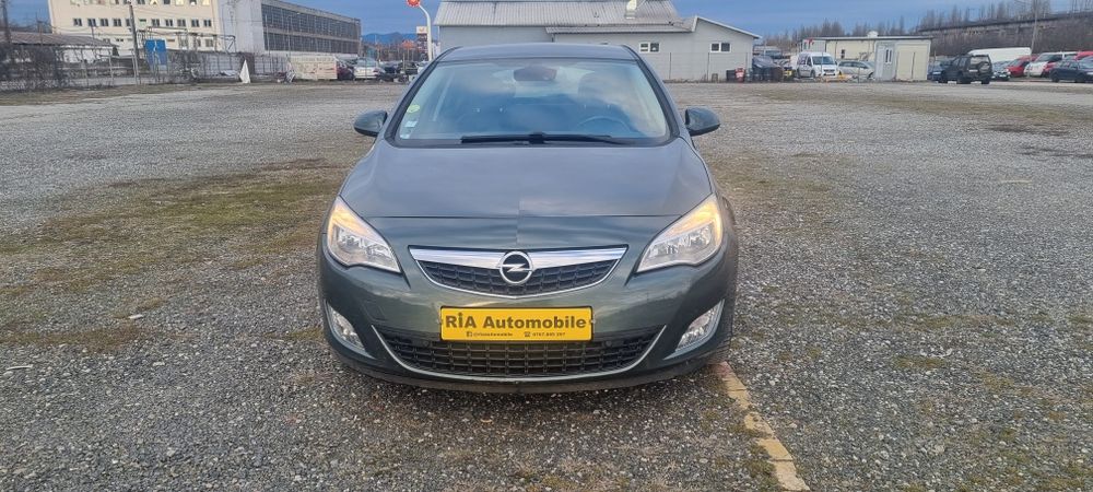Opel Astra j 1,7 CDTI  GARANȚIE RATE