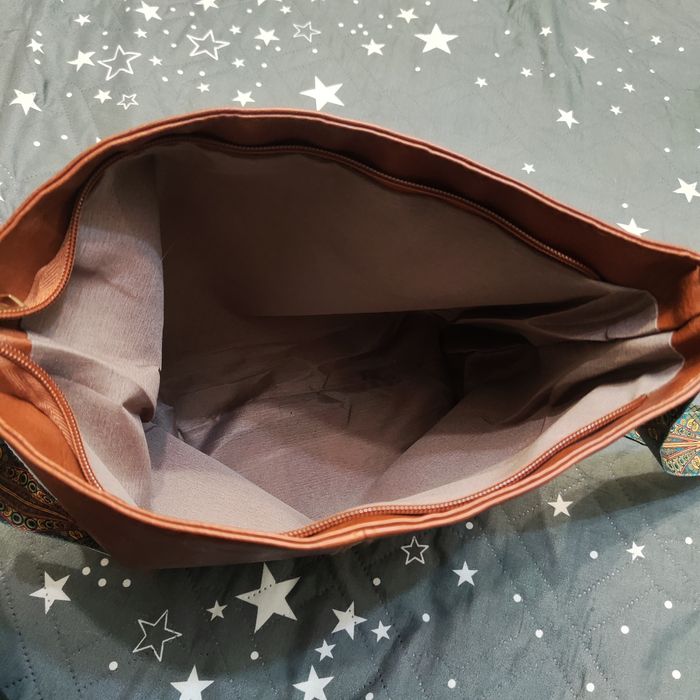 Продам сумку коричневую