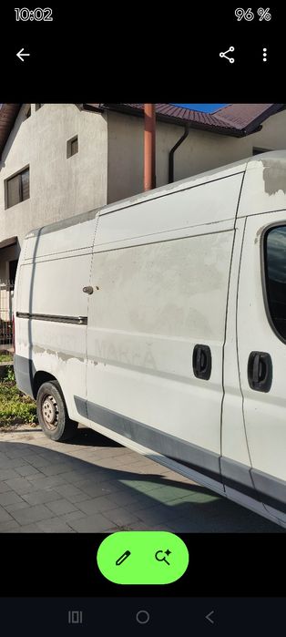 Vînd autoutilitară Peugeot Boxer.