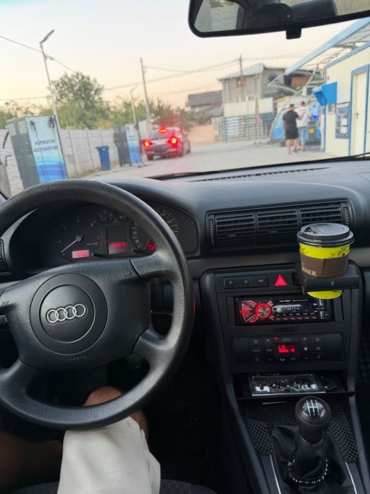 Automobil Audi A4B5