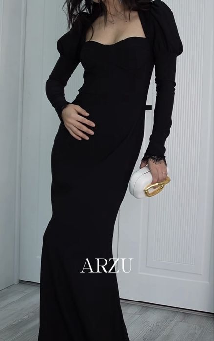 Длинное черное платье