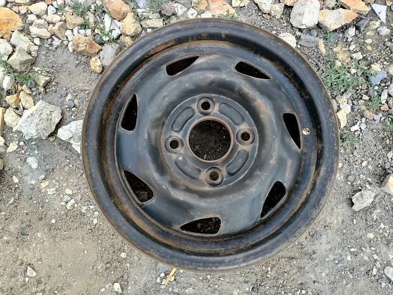 Продам ОДИН оригинальный металлический диск на Ford