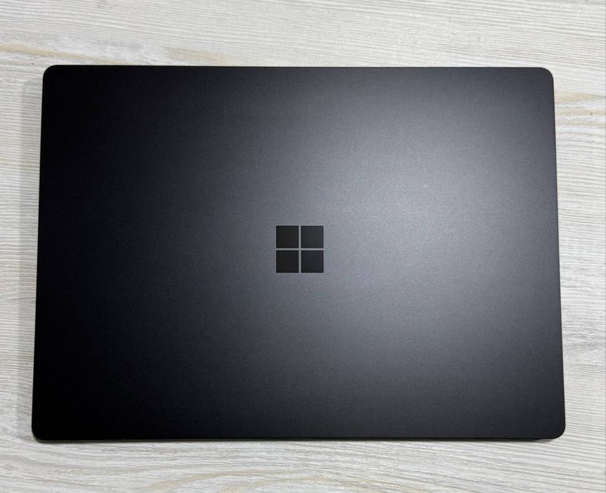 Microsoft Surface Laptop 5 black edition 
Black edition