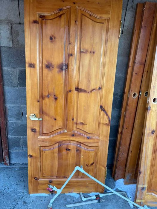 Продам Двери из дерева