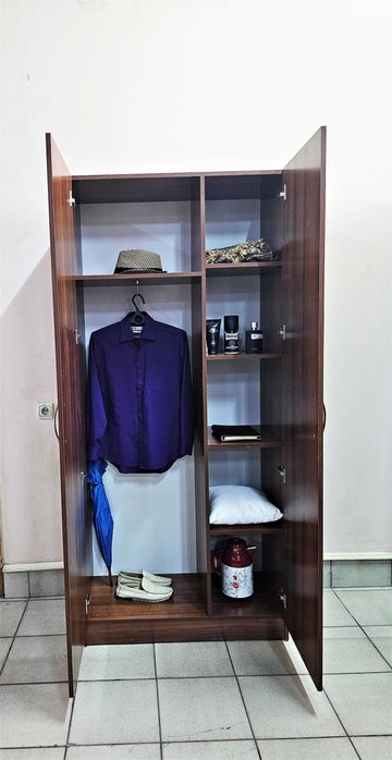 Шкаф для одежды и белья ,три цвета. Внутренний вид-второе фото.