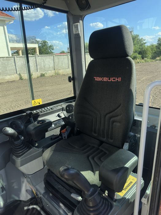 Bobcat  CASE  2021. TAKEUCHI TB230 2019