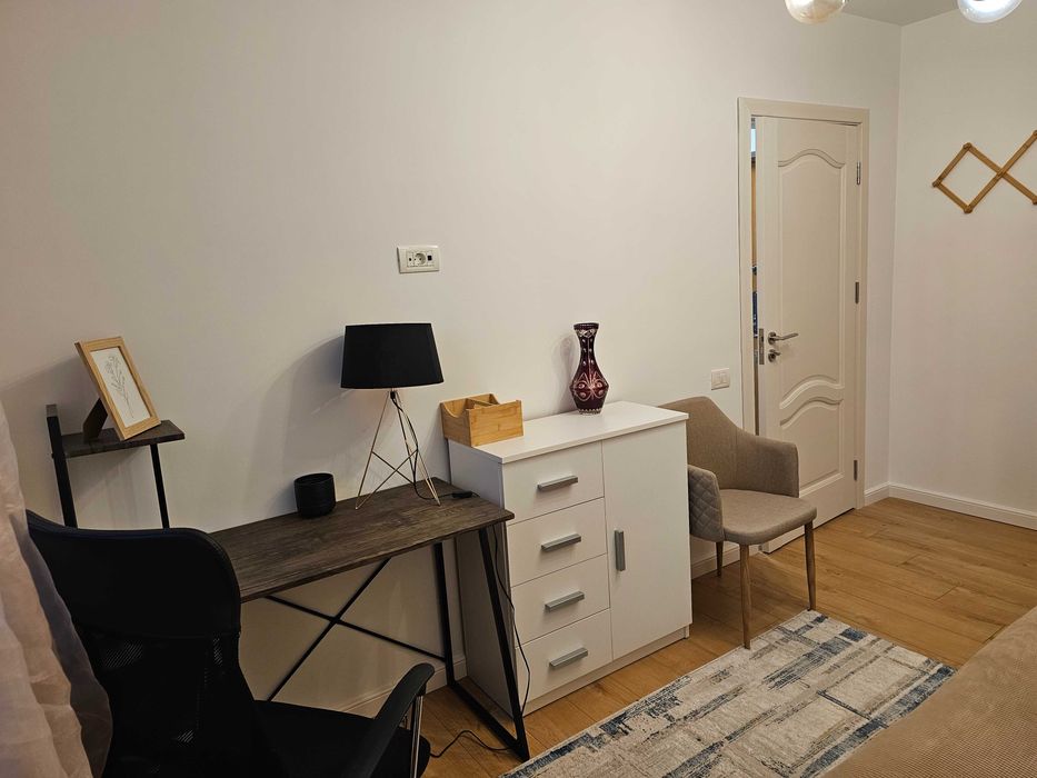 Inchiriez apartament