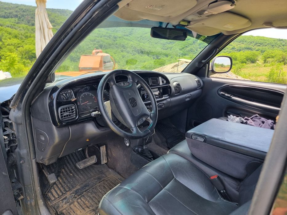 Vand dodge ram 1500 srt  5.9 v8 +gpl