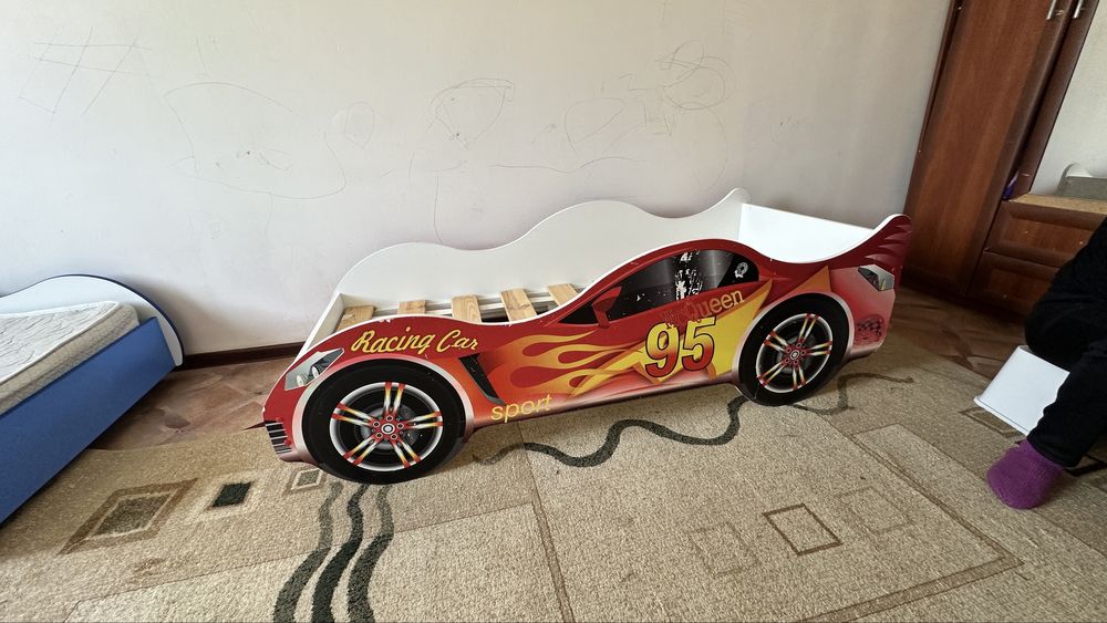 Детские кровати. 2 штуки.