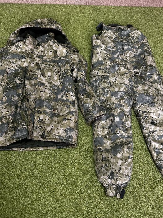 Продам зимнии бушлат . В отличном состояни. Размер 52.