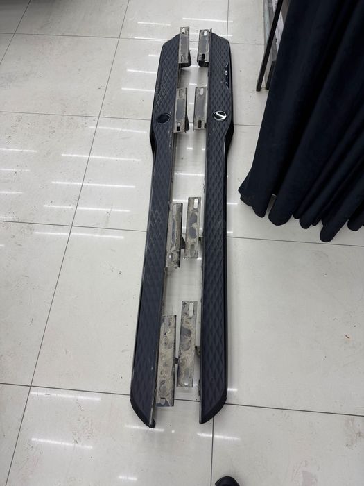 Продаю под ножки от BYD (пороги)