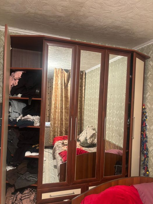 Продам шкаф большой