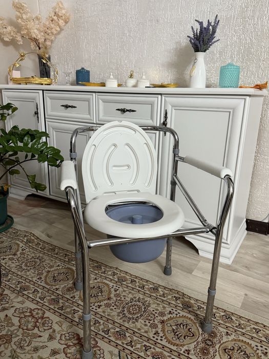 инвалидное кресло и биотуалет!