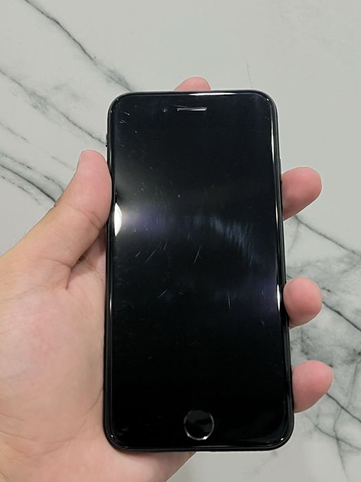 Продам iPhone SE