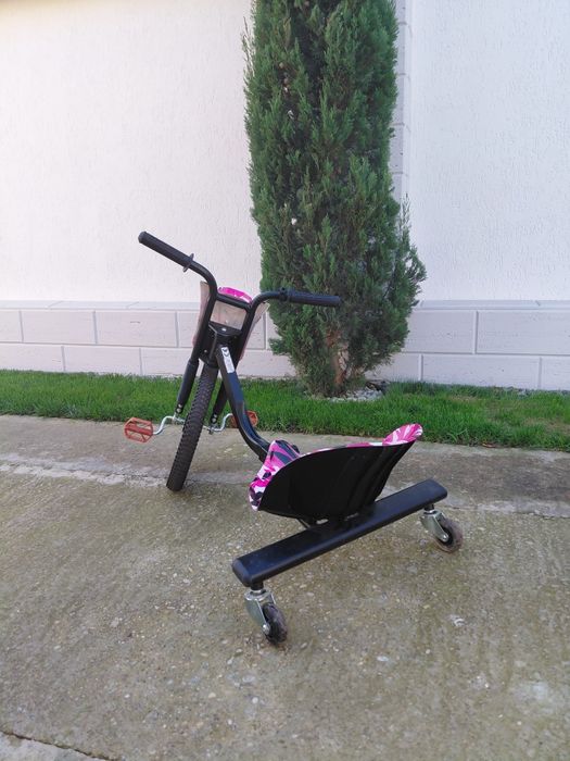 Vand trcicleta cu pedale