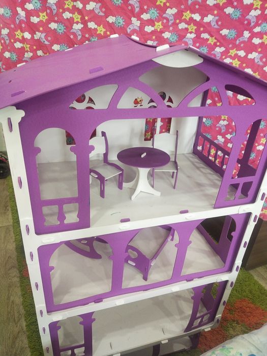 Домик для кукол с мебелью