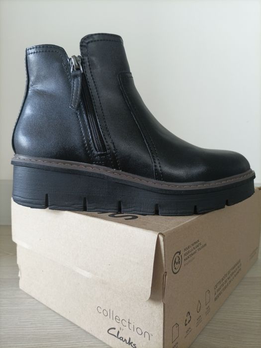 Clarks Скосени боти Airabell