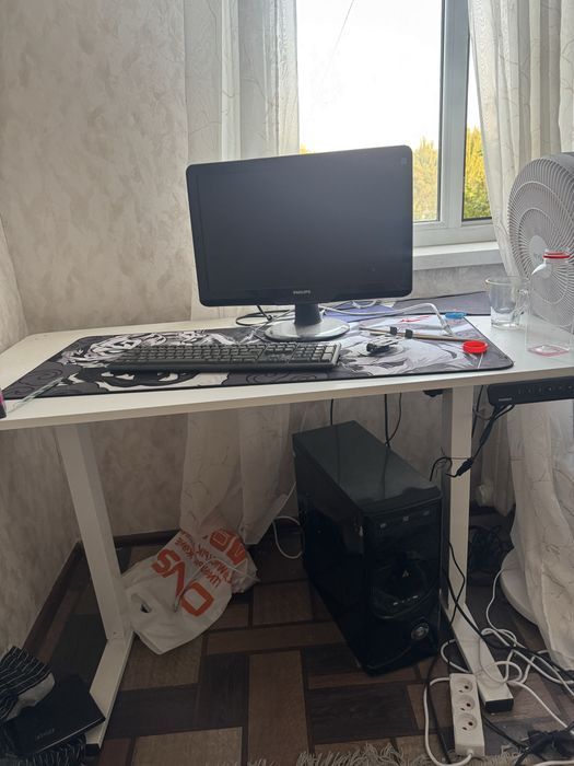 Стол элоктроника
