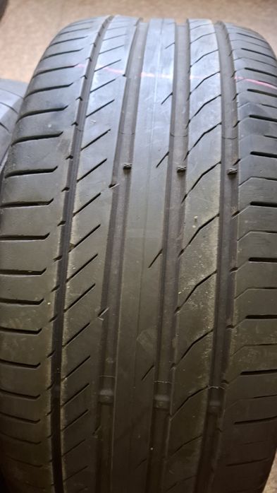 2бр летни гуми Continental 234 45 18