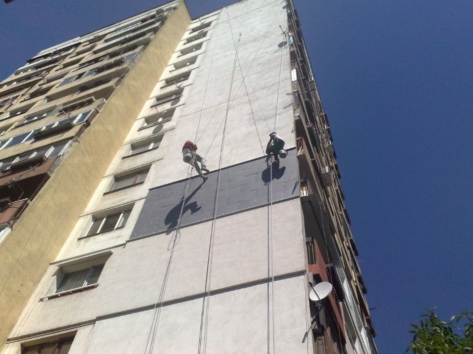 Алпинисти за топлоизолация. Топлоизолация алпинисти, скеле, автовишка