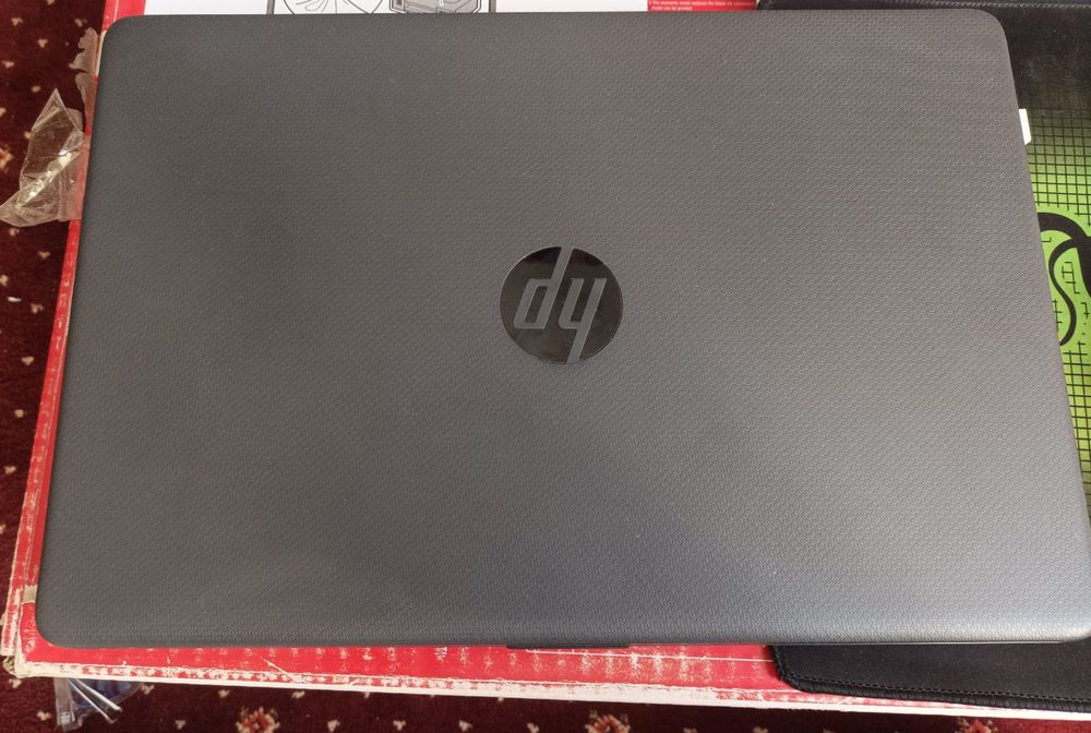 Noutbuk hp yangi