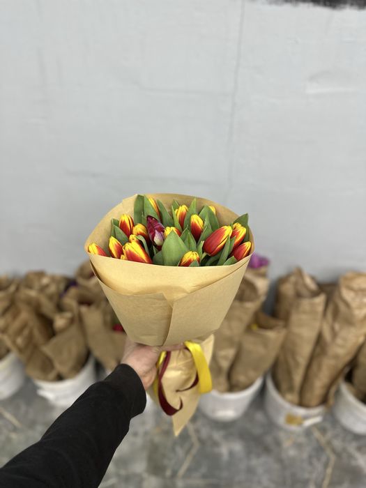 Тюльпаны по 300тг бутон , Можно оптом