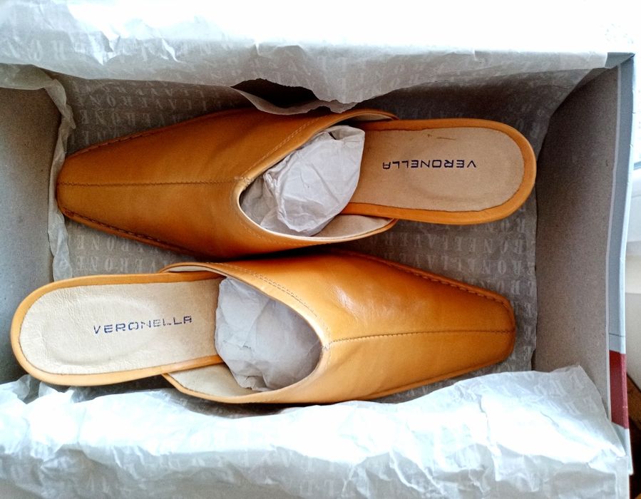 Чисто нови кожени чехли VERONELLA 38 номер