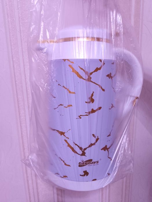 Продам термос новый