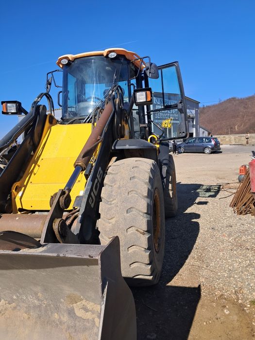 Vola JCB și cilindru