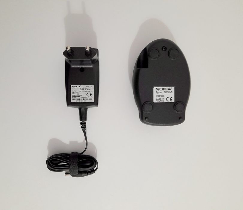 Dock Finland Nokia 6310i & incarcator Finland. Accesorii noi.