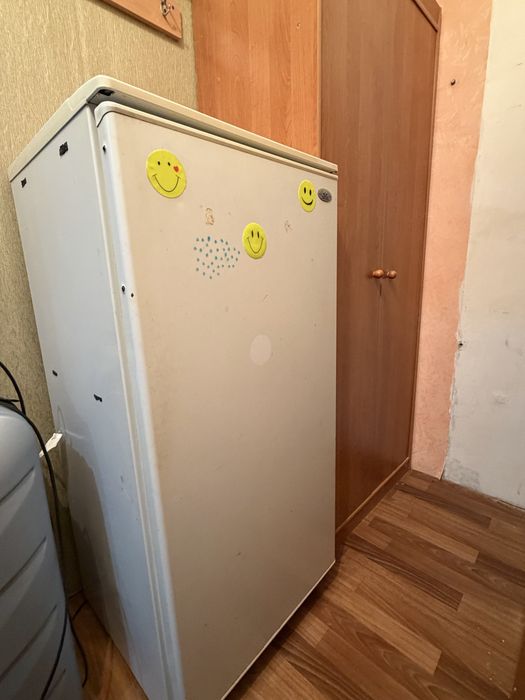 Продам холодильник