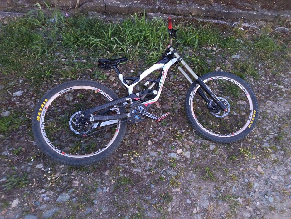 Vand downhill YT TUES 2.0 PRO EDITION