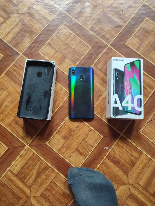 Продам Самсунг а40
