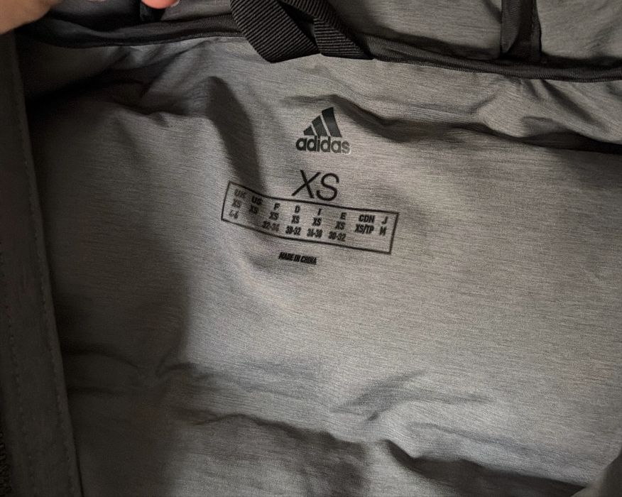 Куртка adidas демисезон