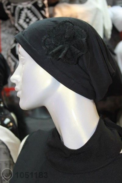 Шапка дамска с декорация