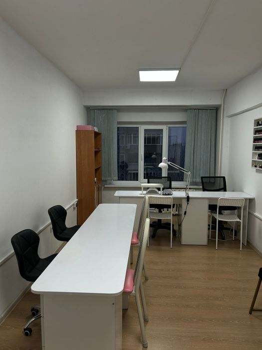 Столы и другие вместе для салона