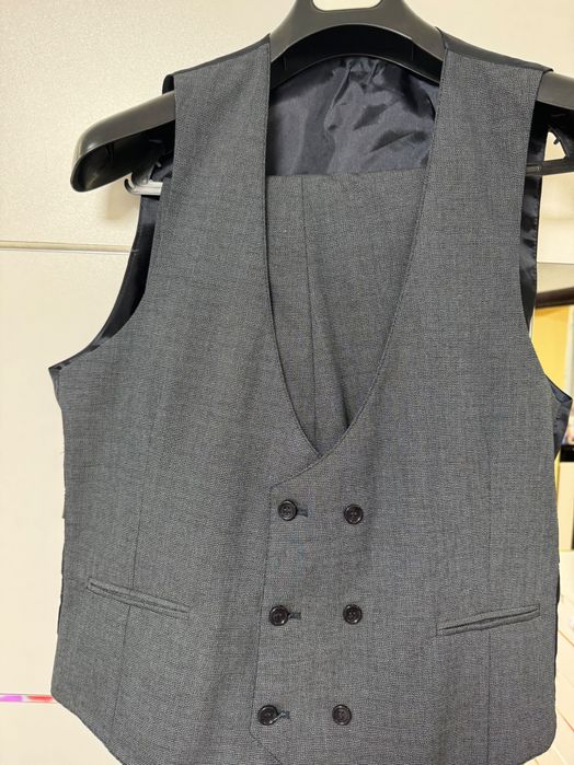 Мъжки втален костюм 3части/сако, елек и панталон.