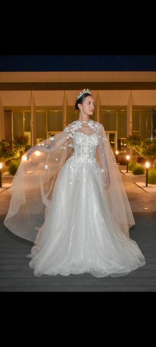 Vând rochie de mireasă creație designer