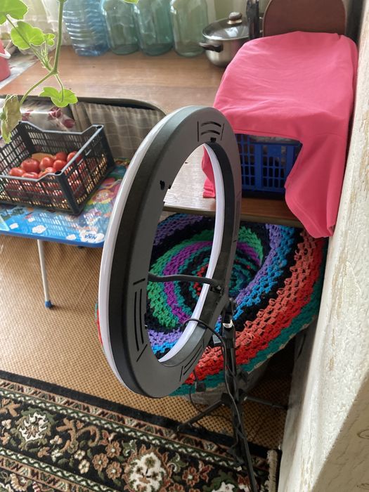 Продам кольцевую лампу