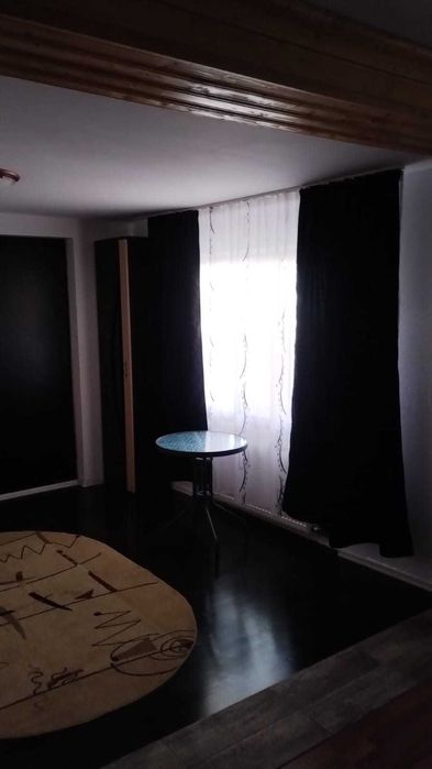 Inchiriez paratament la casa - zona Paltinis