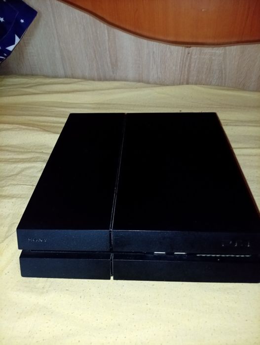 Vând PS 4 cu 1TB nu Am maneta