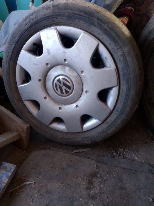 продам резину с дисками и колпаками
