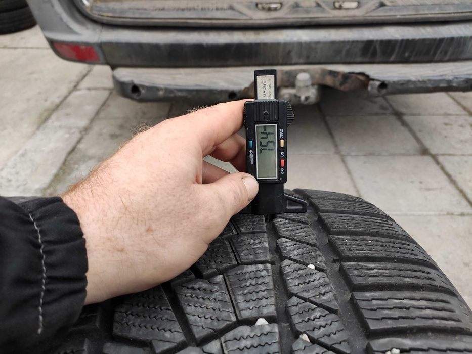 2бр Почти Нови Зимни Гуми 275 40 21 - Continental - DOT 2022